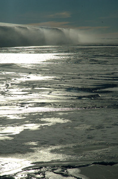 As vastidões geladas do Território Nunavut, onde vivem os esquimós canadenses.