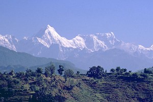Paisagem Nepal com vista para o Himalaia nevado