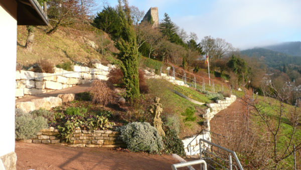 O jardim monástico de Santa Ildegarde de Bingen, em Baden, Alemanha.